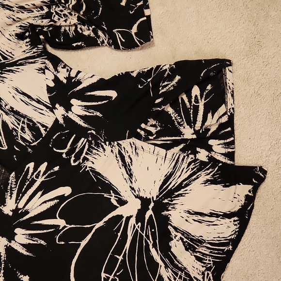 Lane Bryant wrap style top 3/4 sleeves 18/20 black & cream W-541 - Picture 3 of 8